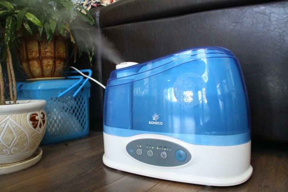 Humidifier for maintaining optimum air humidity