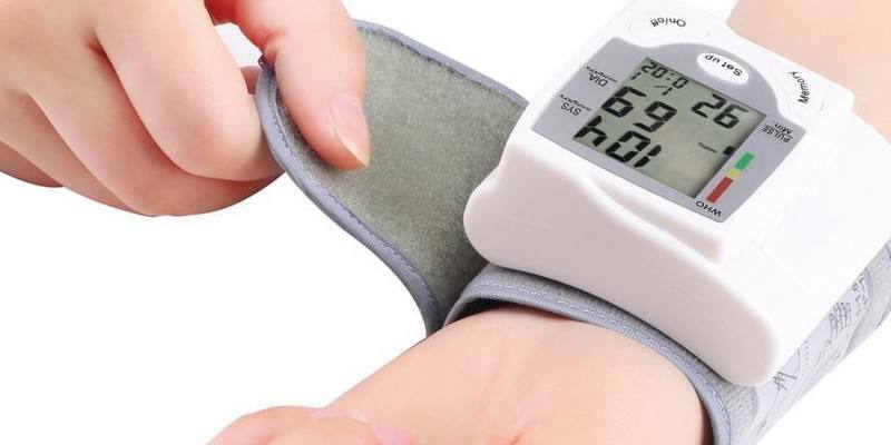 Como medir corretamente a pressão por um tonometro?