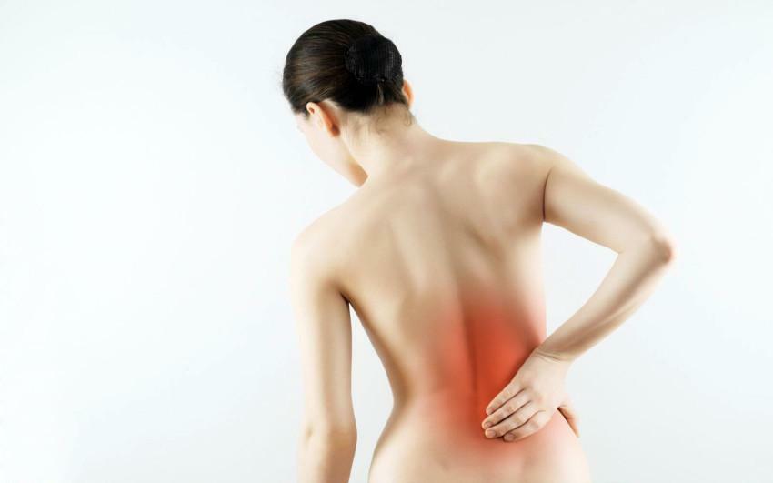 Lumboscialgie ist ein subakuter oder chronischer Rückenschmerz, der in eine oder beide unteren Extremitäten einstrahlt( bestrahlt, am linken Bein oder am rechten Bein oder an beiden Beinen)