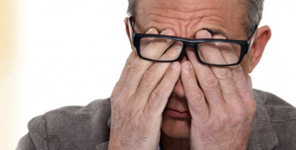 The eyes of the elderly are watery. Causes and treatment, drops, folk remedies