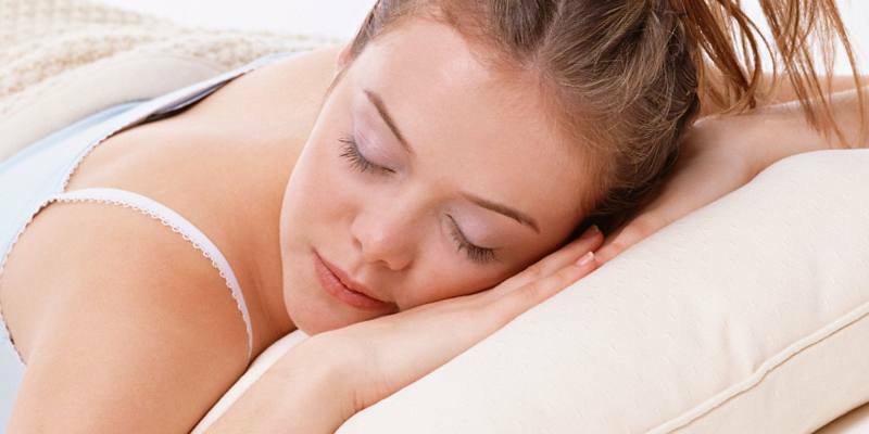 Come sbarazzarsi di russare in un sogno per uomini e donne?
