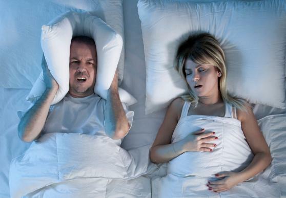 Hormonal rhinitis in pregnant women can be manifested by night snoring