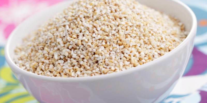 Fordele og skade på grød fra byg korn til kroppen: hjælper det at tabe sig?